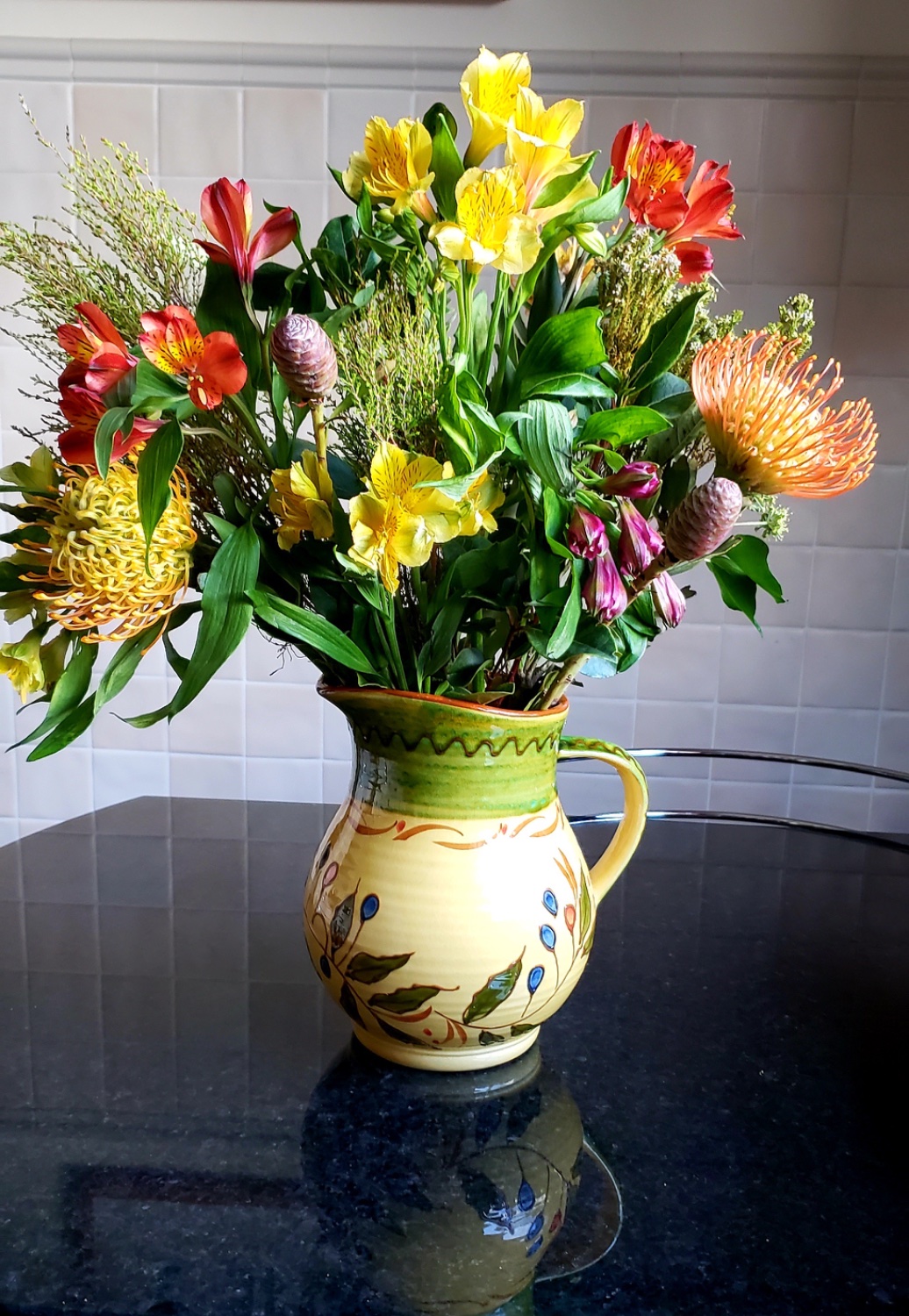 Solve Flowers in a Jug jigsaw puzzle online with 48 pieces