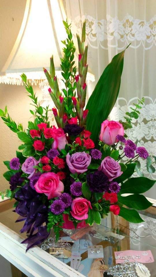 Solve Happiness is..,🎼 Roses are Red my Love. 🎶🎶🎶 jigsaw puzzle online