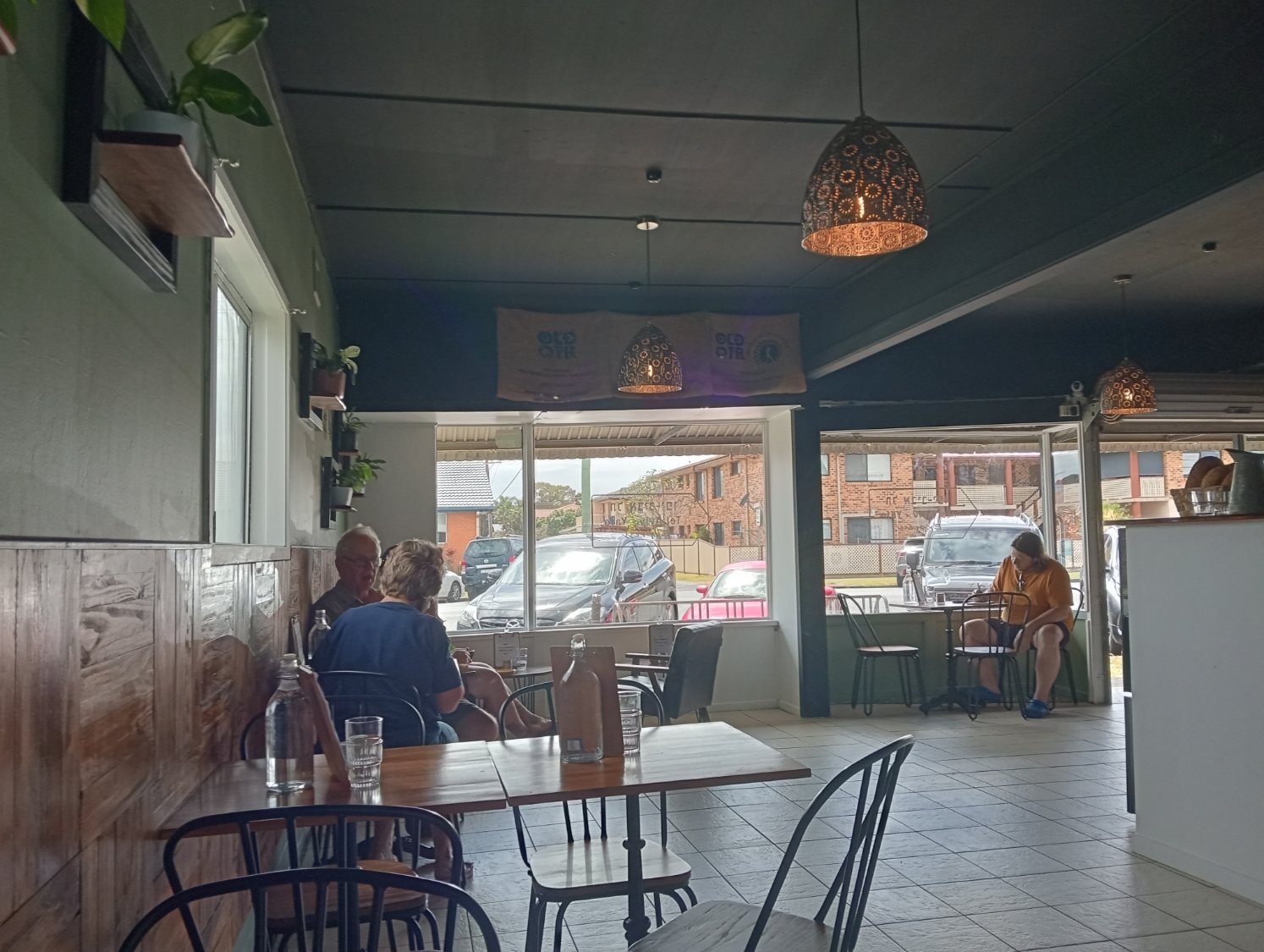 Solve Tel Aviv Cafe, Evans Head jigsaw puzzle online with 12 pieces
