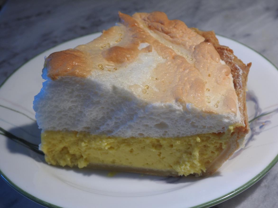 Solve Lemon Meringue Pie jigsaw puzzle online with 20 pieces