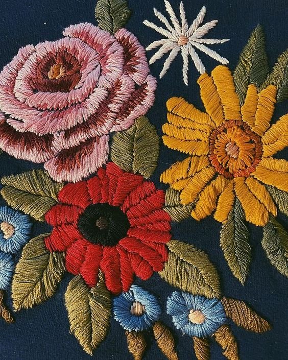 Solve Embroidered Flowers jigsaw puzzle online with 80 pieces