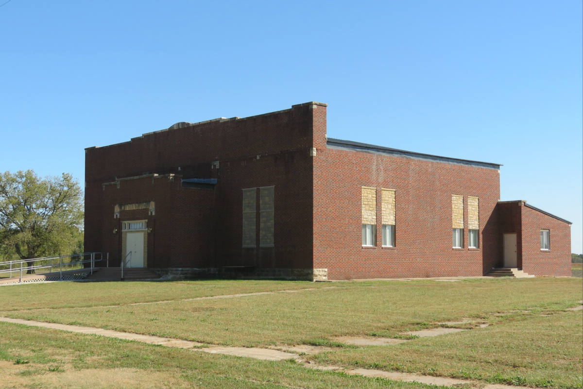 Solve The Old Gymnasium In Dunlap, Kansas jigsaw puzzle online with 77 ...