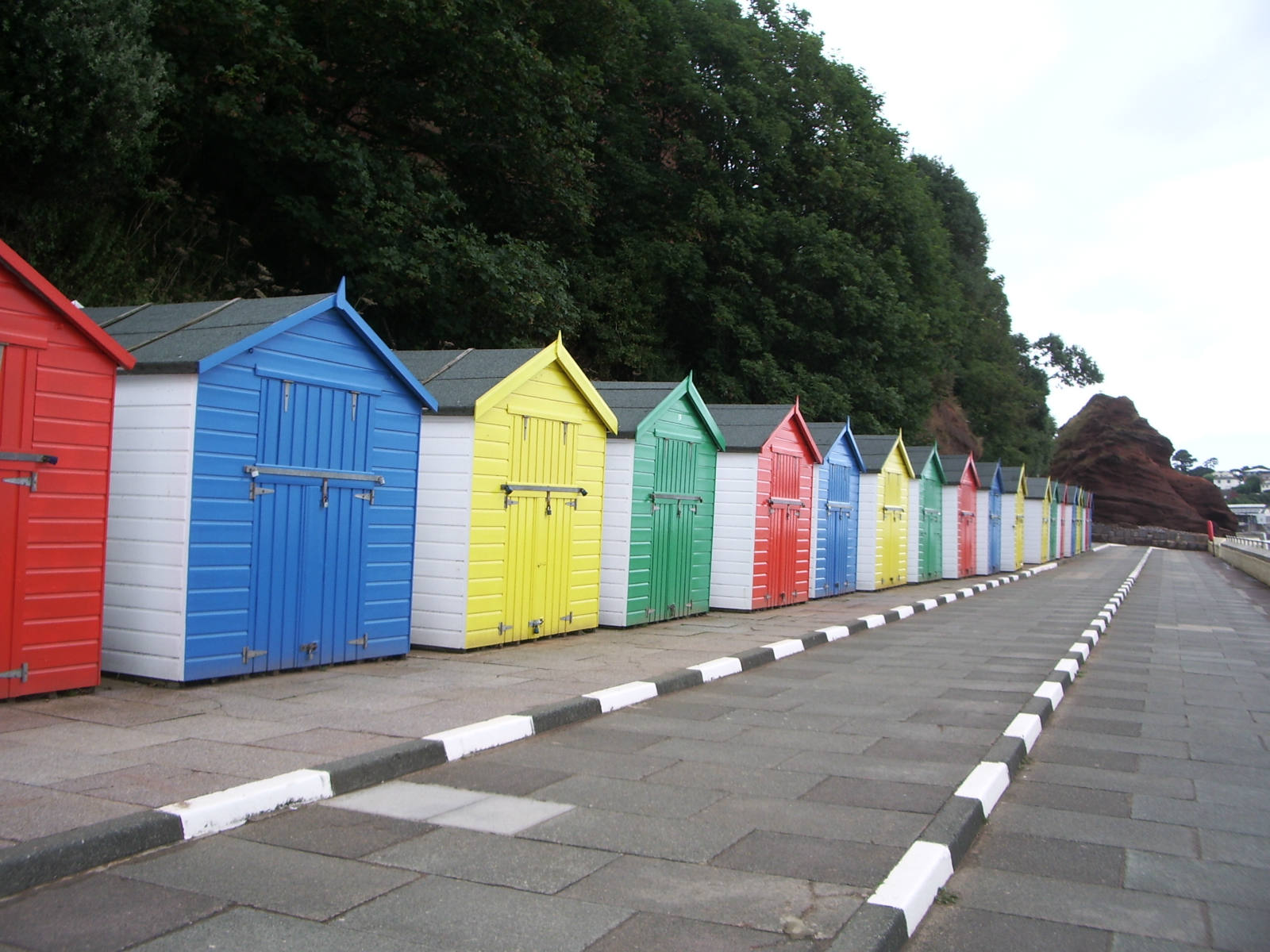 Solve Beach Huts in Devon jigsaw puzzle online with 192 pieces