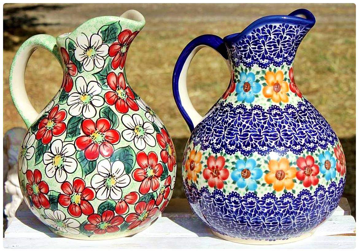 Solve Decorative Ceramic Water Pitchers jigsaw puzzle online with 204