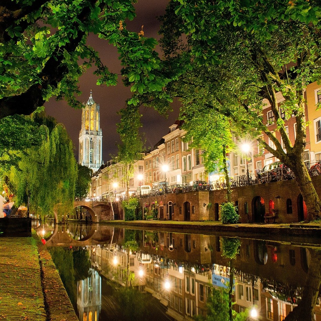 Solve Utrecht, the Netherlands by night jigsaw puzzle online with 306