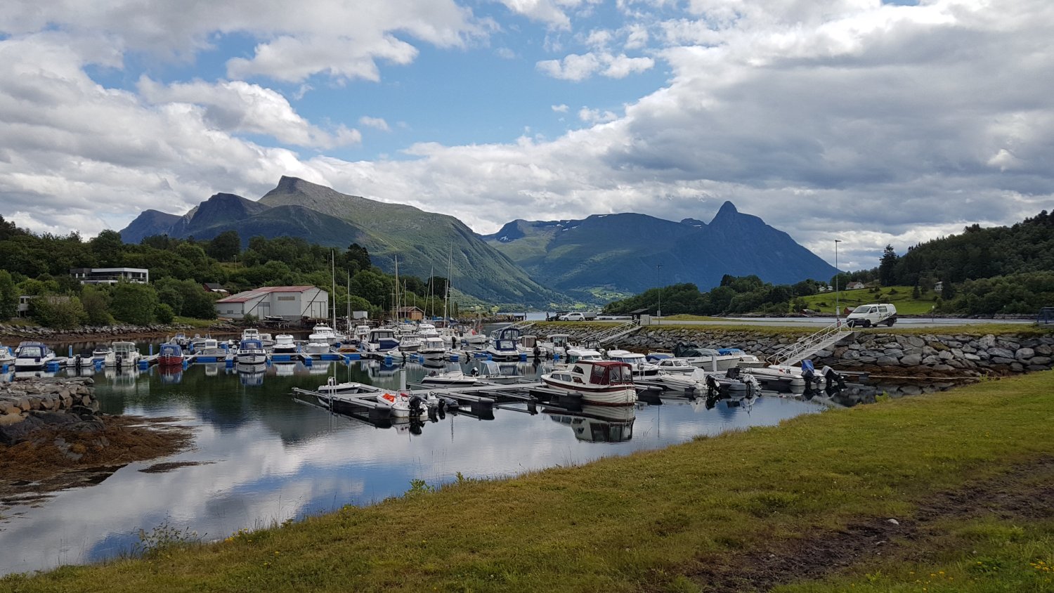 Solve Eiksund Tunnel, the west end 2 jigsaw puzzle online with 15 pieces