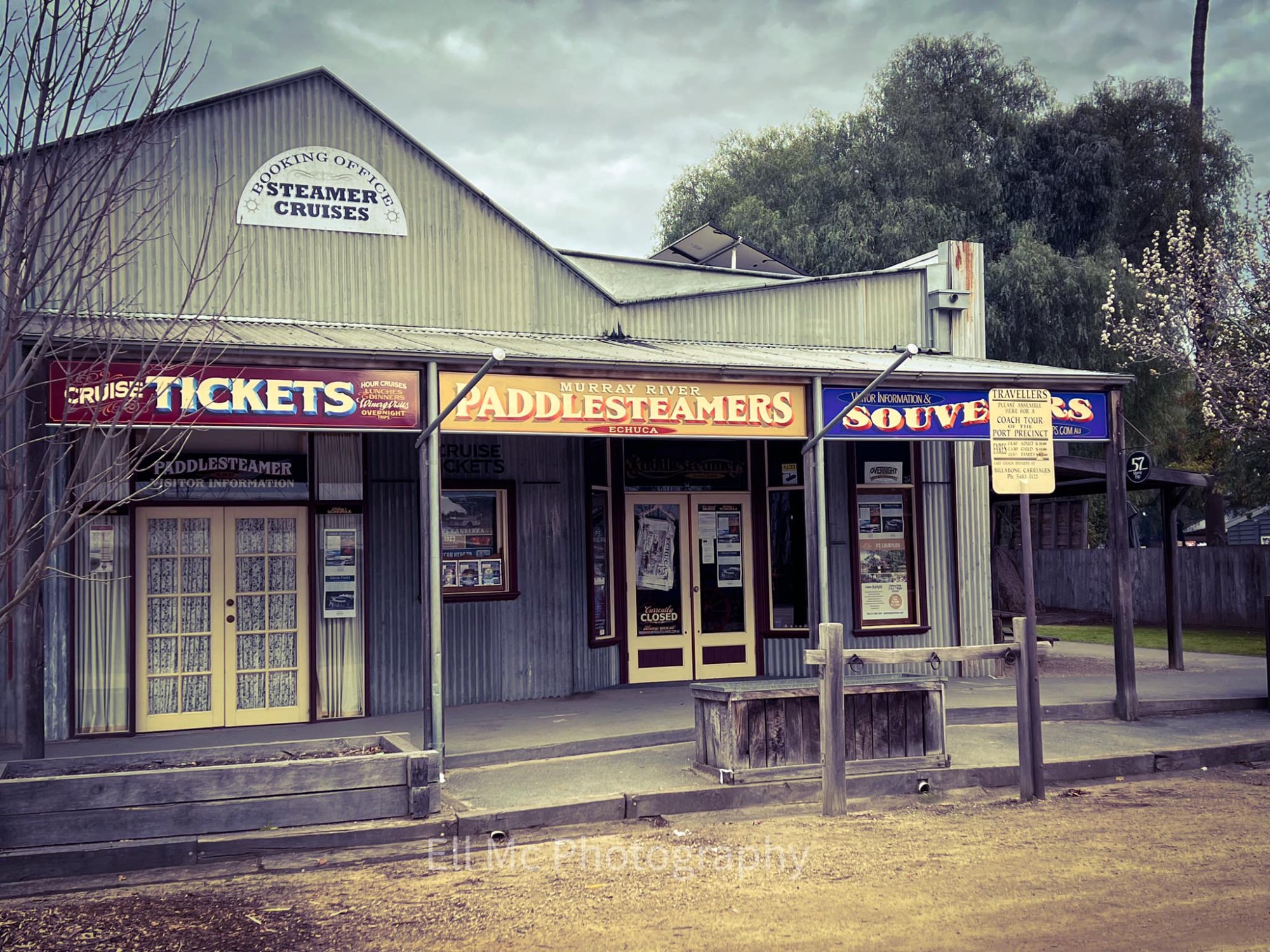 Solve Shop in Old Echuca jigsaw puzzle online with 165 pieces