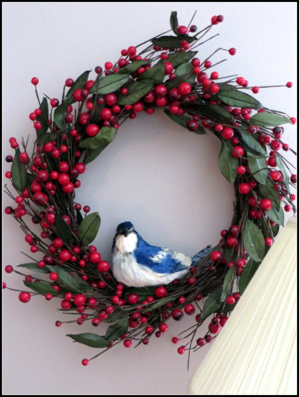 Solve Christmas wreath jigsaw puzzle online with 63 pieces