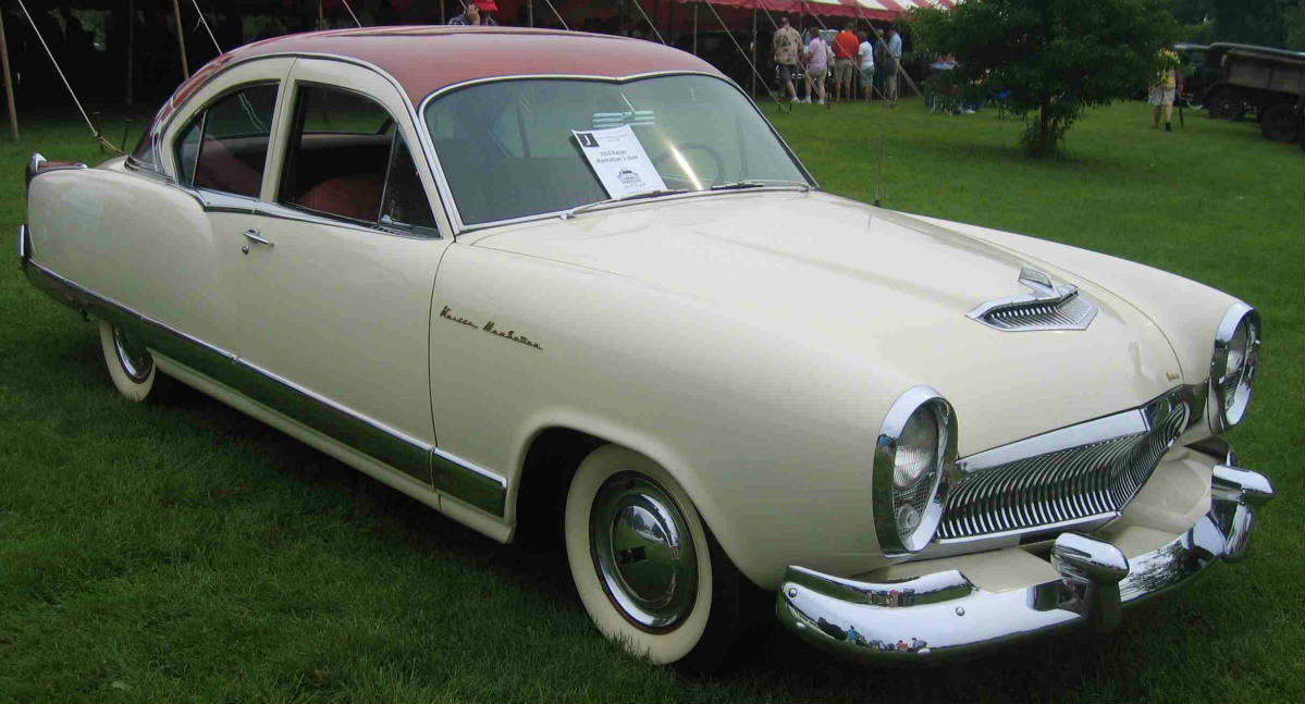 Gama 1/24 – Kaiser Manhattan 1953 – Rouge – Plastique Et Châssis Tôle – Occasion