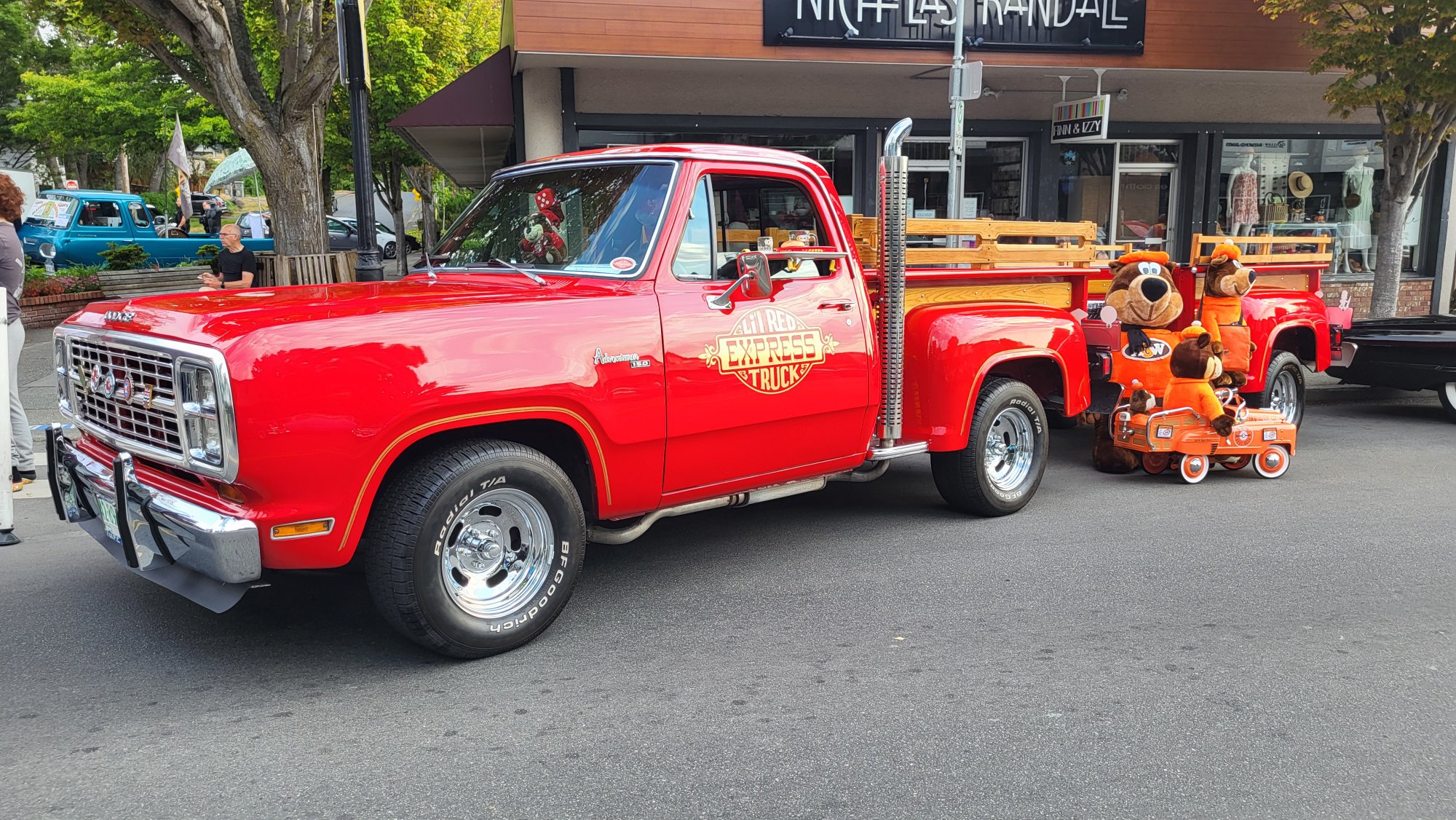 Solve Dodge Lil Red Wagon jigsaw puzzle online with 104 pieces Solve Dodge Lil Red Wagon jigsaw puzzle online with 104 pieces