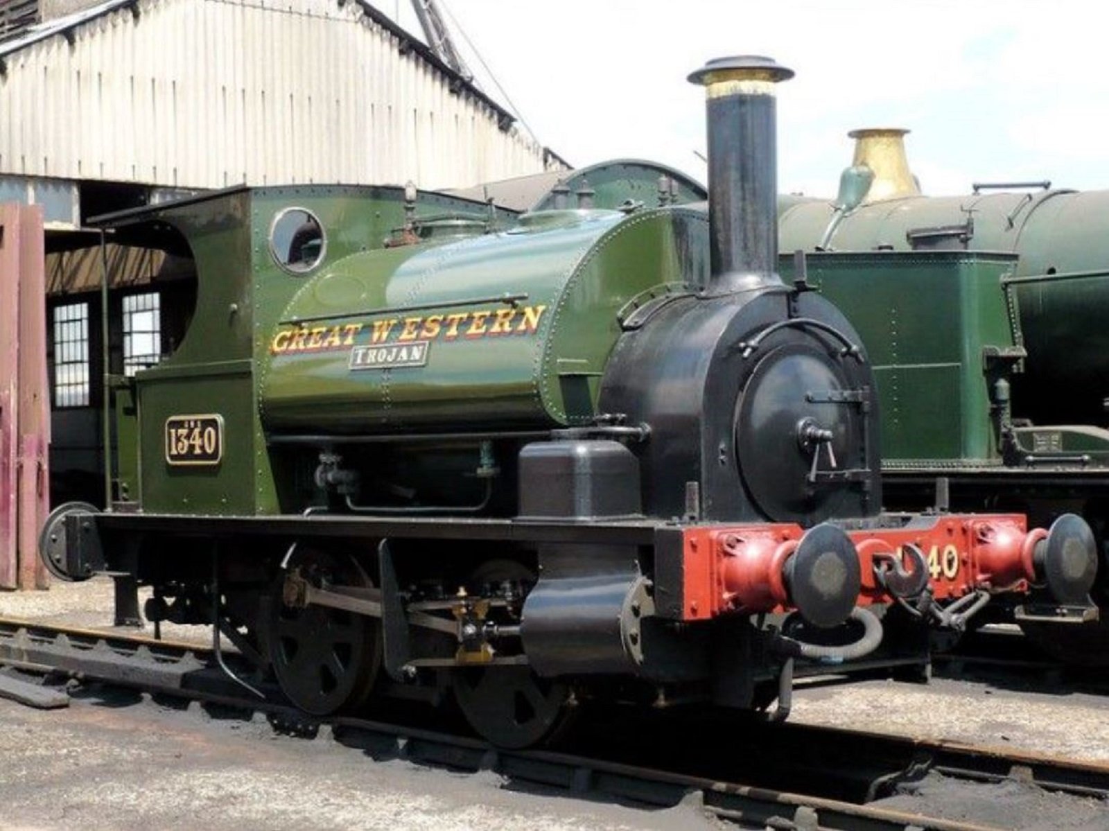 Solve GWR 040ST 1340 Trojan resting at Didcot. jigsaw puzzle online