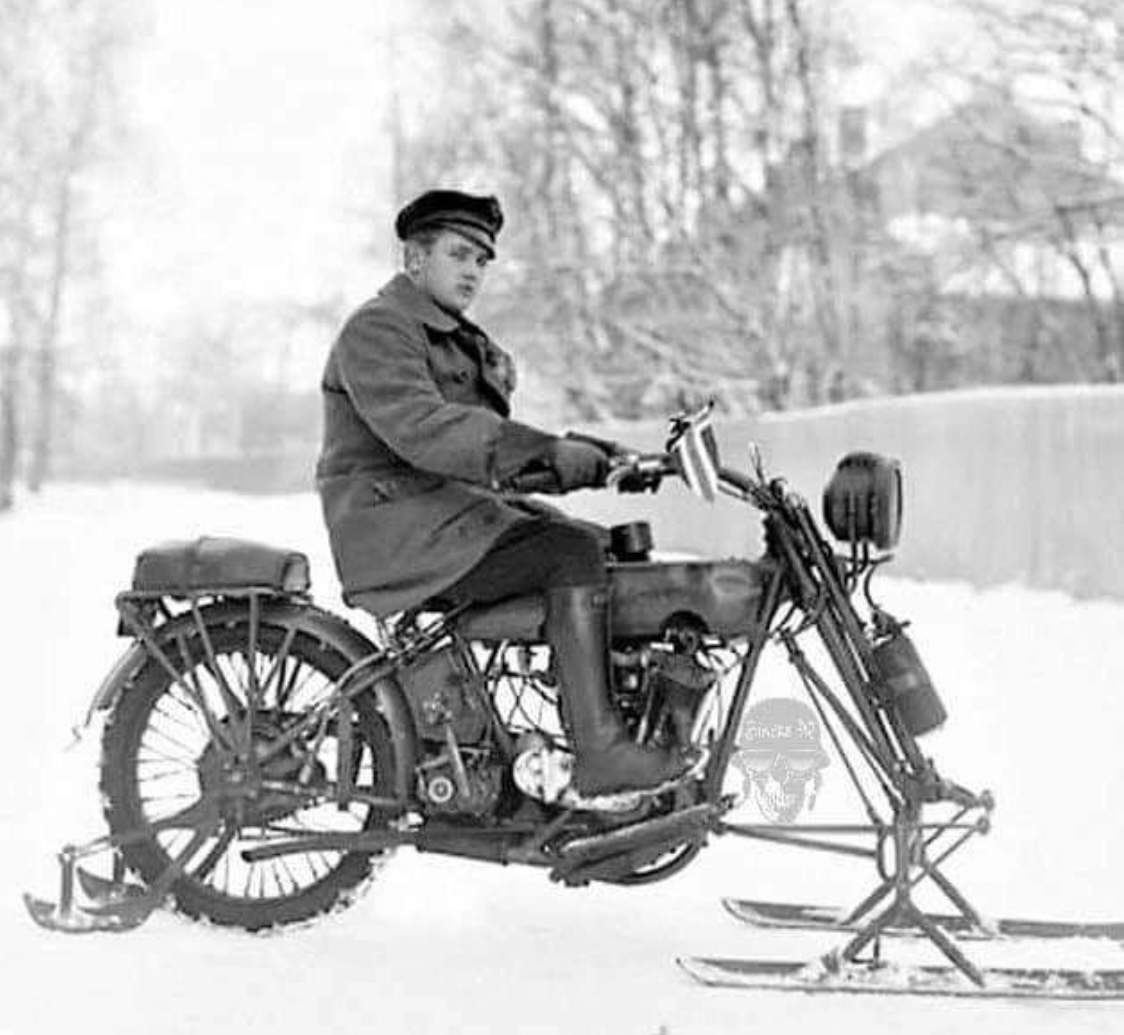 Solve Bike in the Snow jigsaw puzzle online with 72 pieces