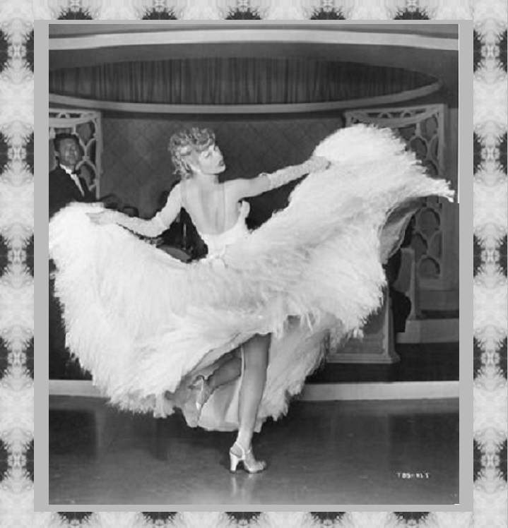 Solve Lucille Ball Dancer jigsaw puzzle online with 49 pieces