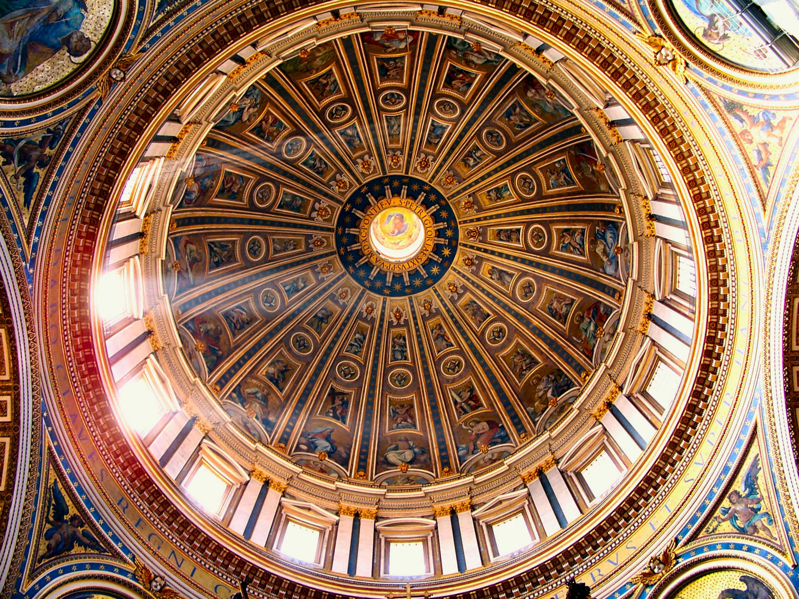 Solve St. Peter's Cupola jigsaw puzzle online with 520 pieces