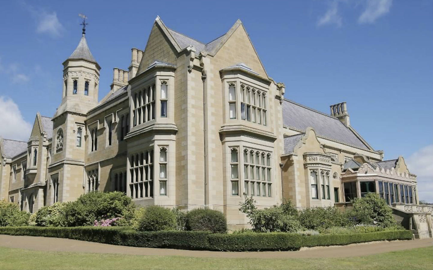 Solve Government House, Hobart Tasmania jigsaw puzzle online with 135