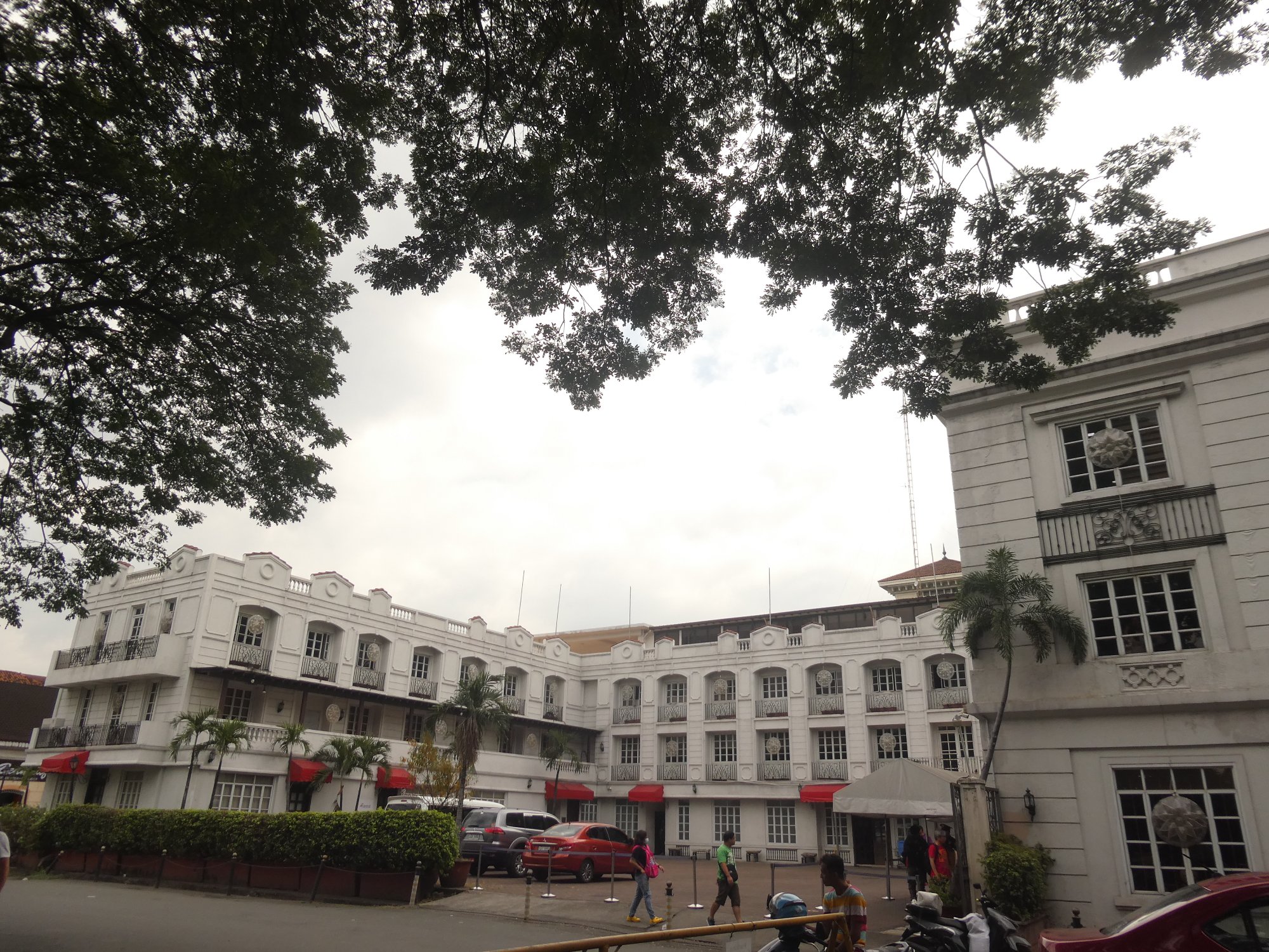 Solve Manila Filipíny jigsaw puzzle online with 176 pieces