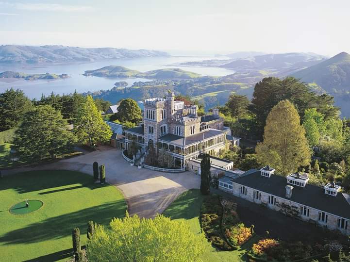 Solve Larnach castle, Dunedin jigsaw puzzle online with 24 pieces