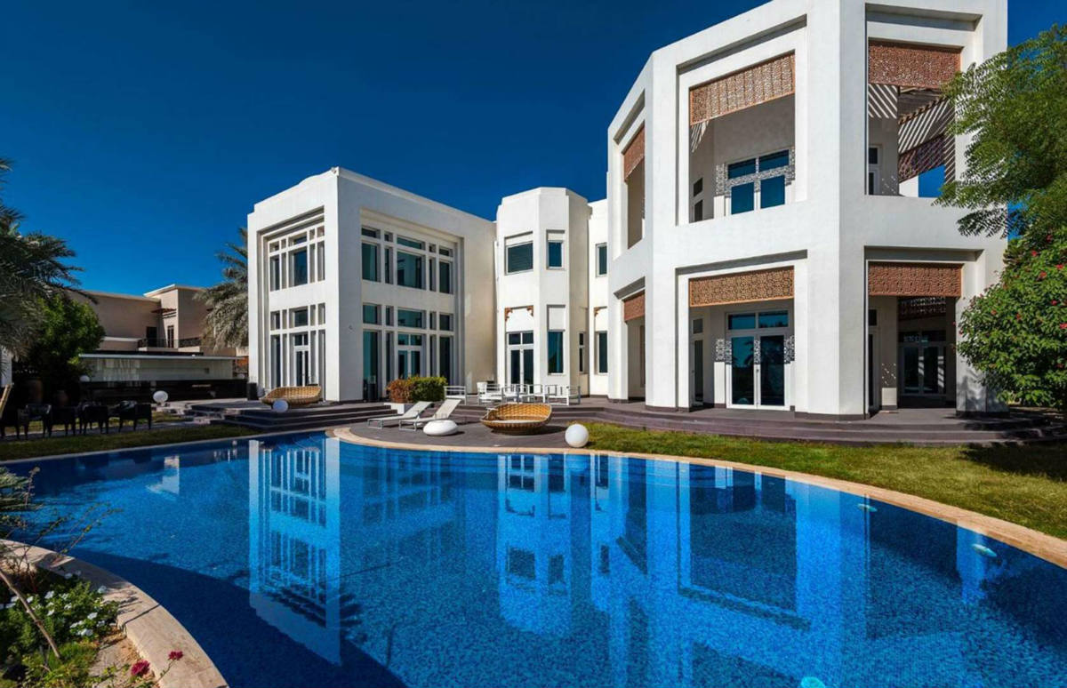 Solve Stylish escape in Dubai jigsaw puzzle online with 96 pieces