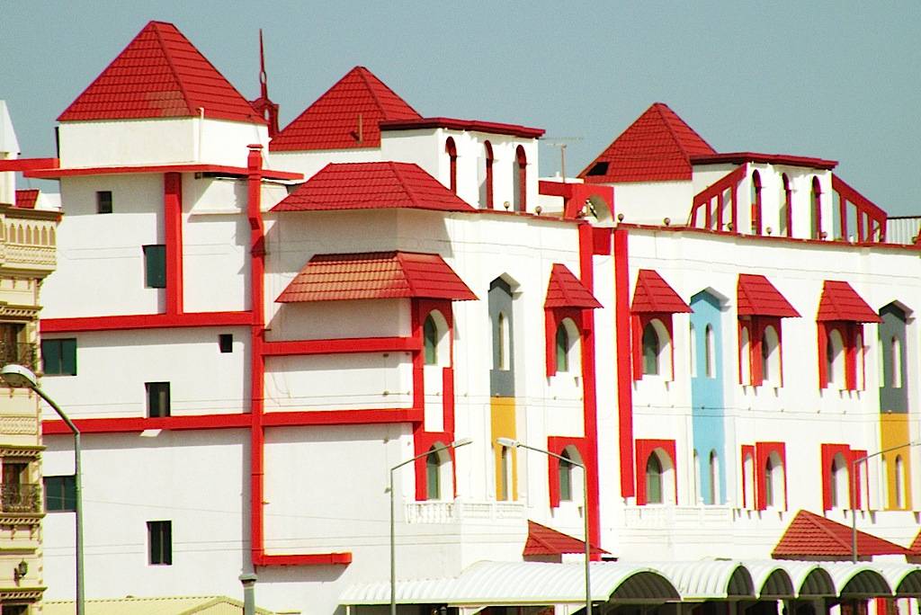 Jigsaw Puzzle 70 pieces 'Red & White residential homes', Kuwait, by