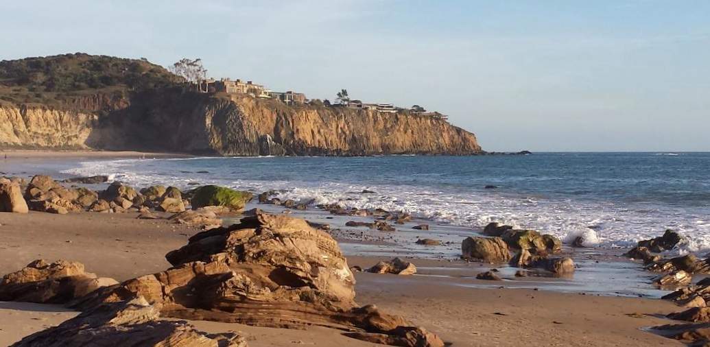 Solve Crystal Cove, Newport Beach, CA jigsaw puzzle online with 153 pieces
