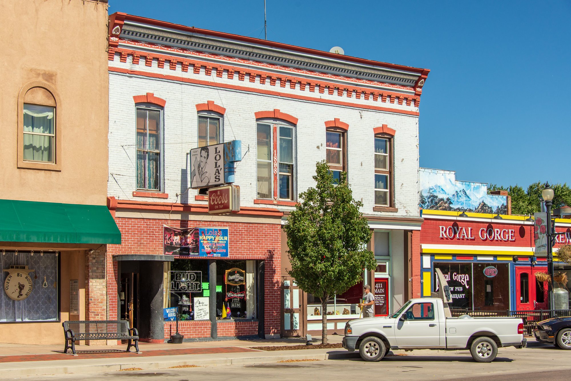 Solve Cañon City, Colorado, USA jigsaw puzzle online with 600 pieces