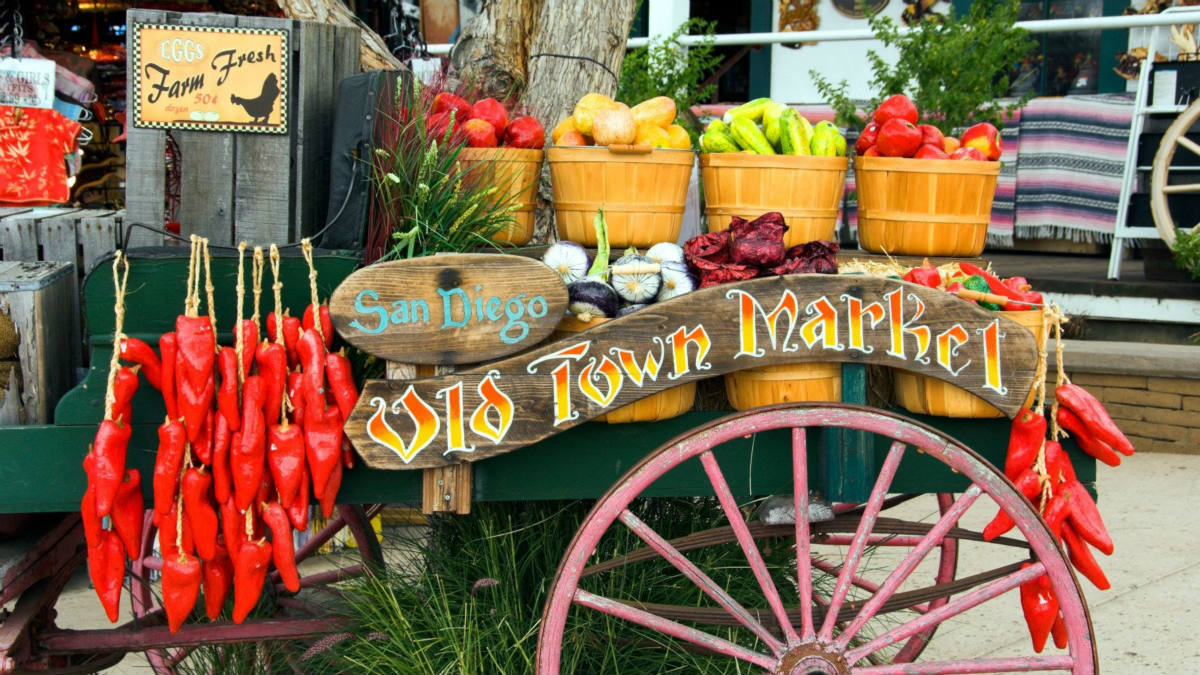 Solve Old Town Farmers Market San Diego jigsaw puzzle online with 84