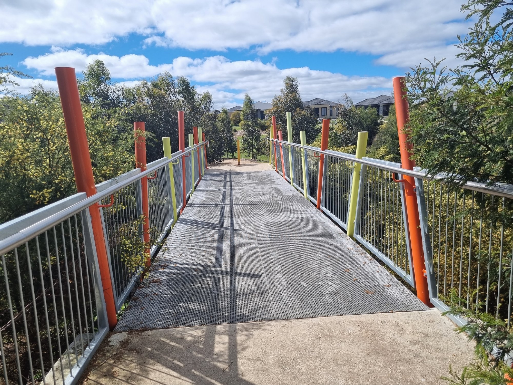 Solve I Love Jigsaws jigsaw puzzle online with 192 pieces