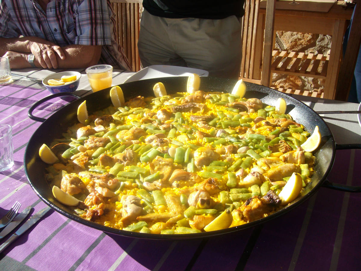 Solve Original Paella, in Chella, Spain jigsaw puzzle online with 48 pieces