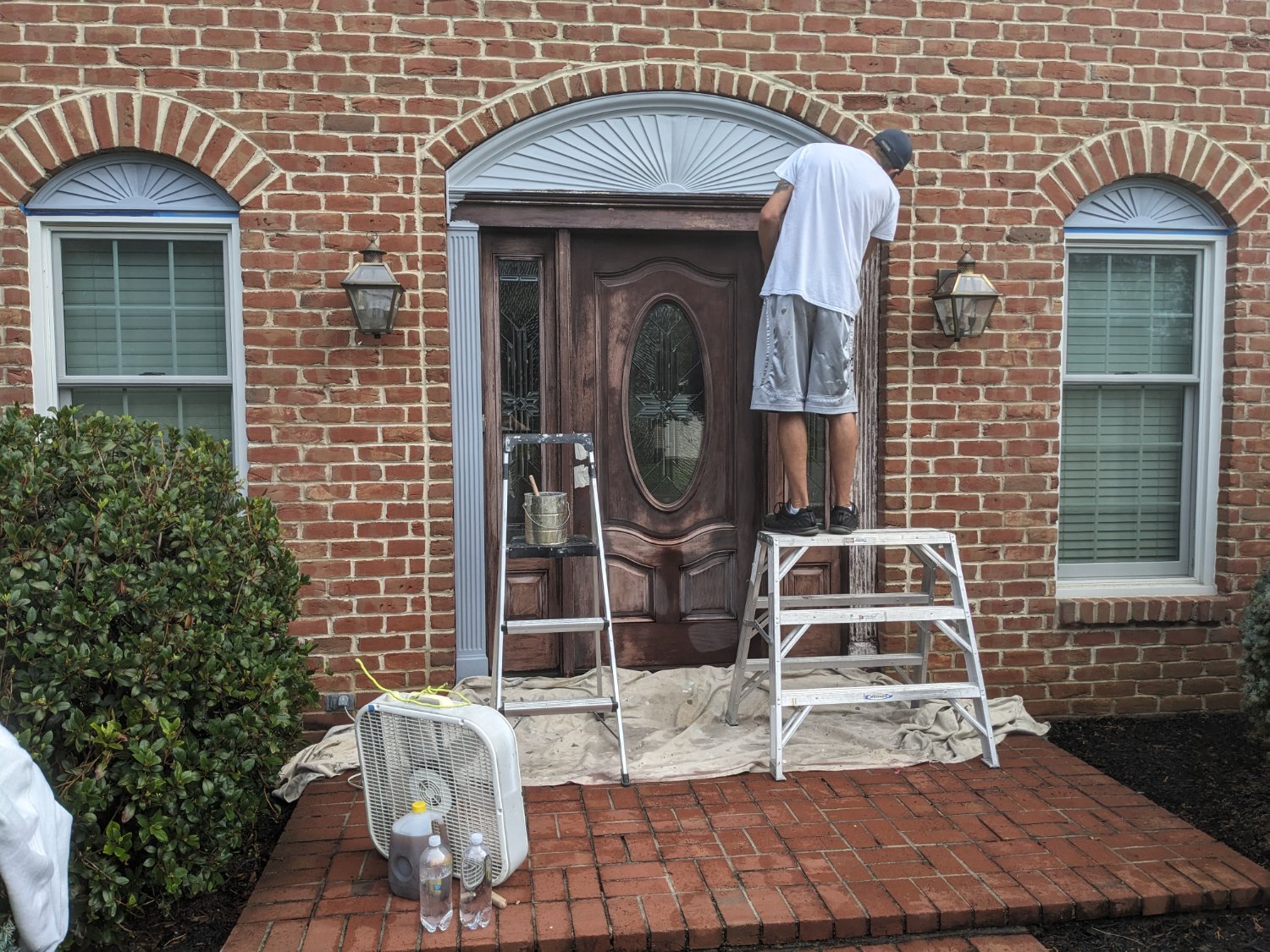 Solve John primes front door jigsaw puzzle online with 30 pieces