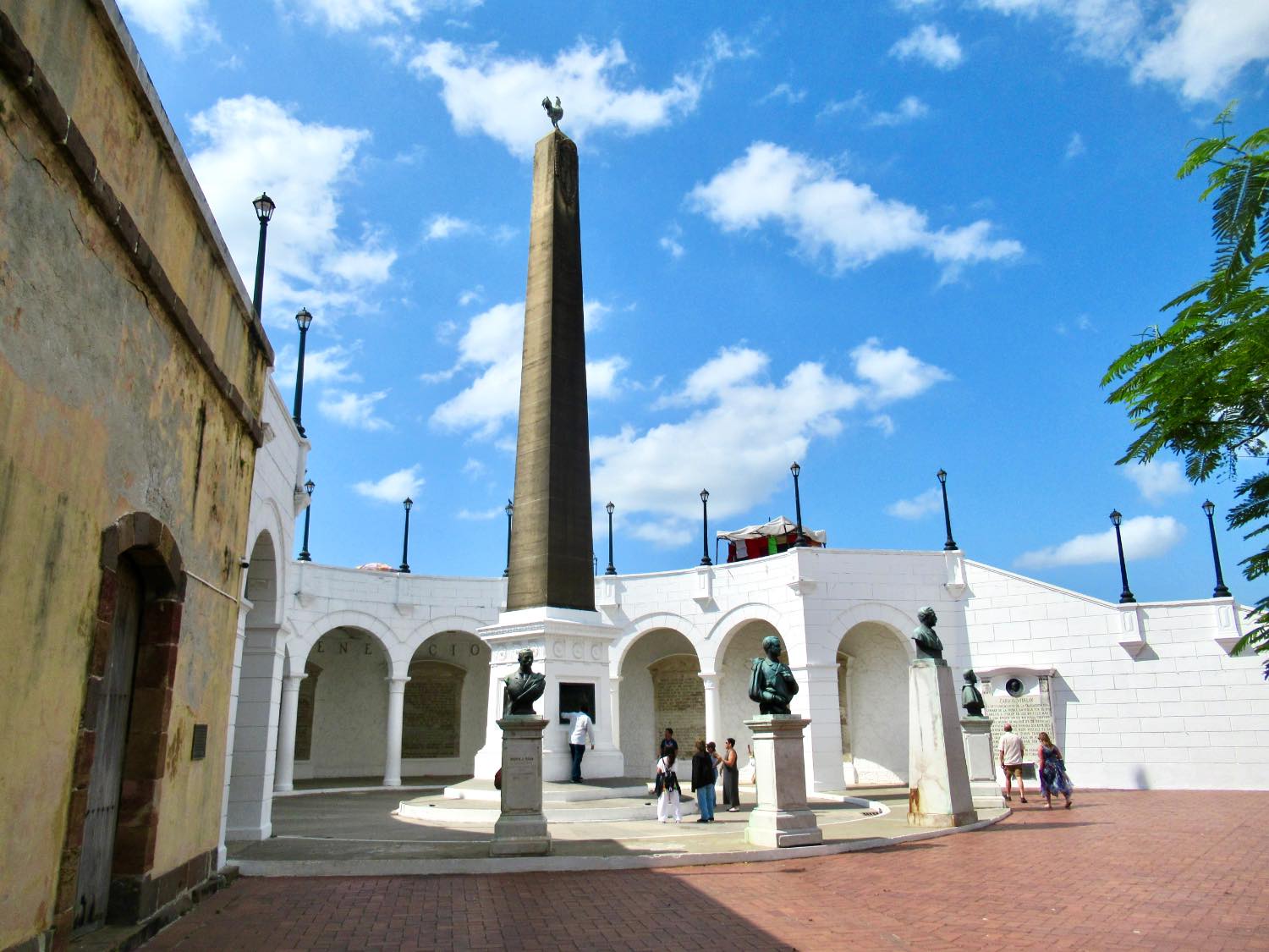 Solve Monument To The Panama Canal France Plaza Jigsaw Puzzle Online solve-monument-to-the-panama-canal-france-plaza-jigsaw-puzzle-online