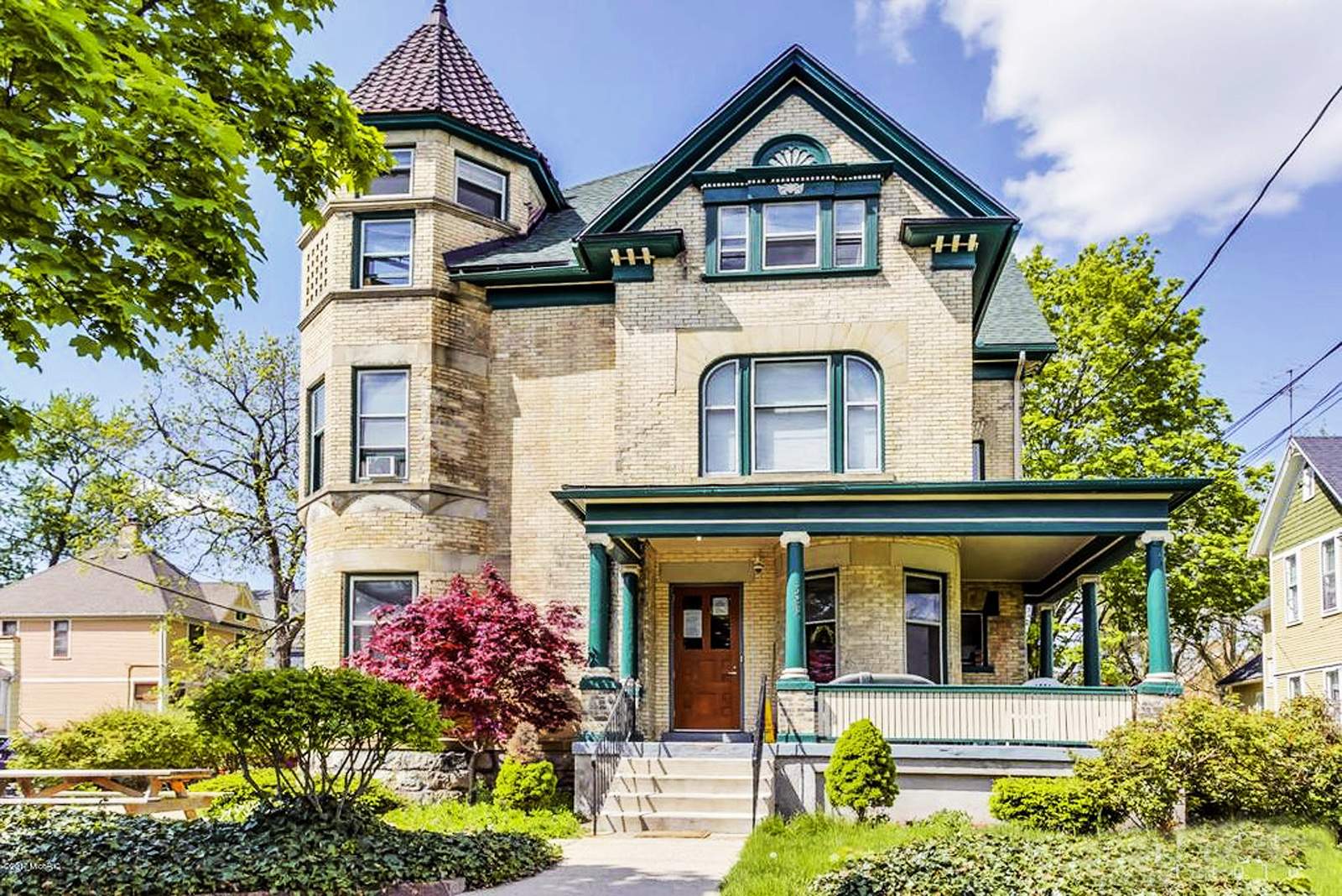 Solve Grand Rapids, Michigan jigsaw puzzle online with 176 pieces