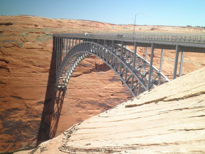 Solve Lake Mead bridge, USA jigsaw puzzle online with 80 pieces