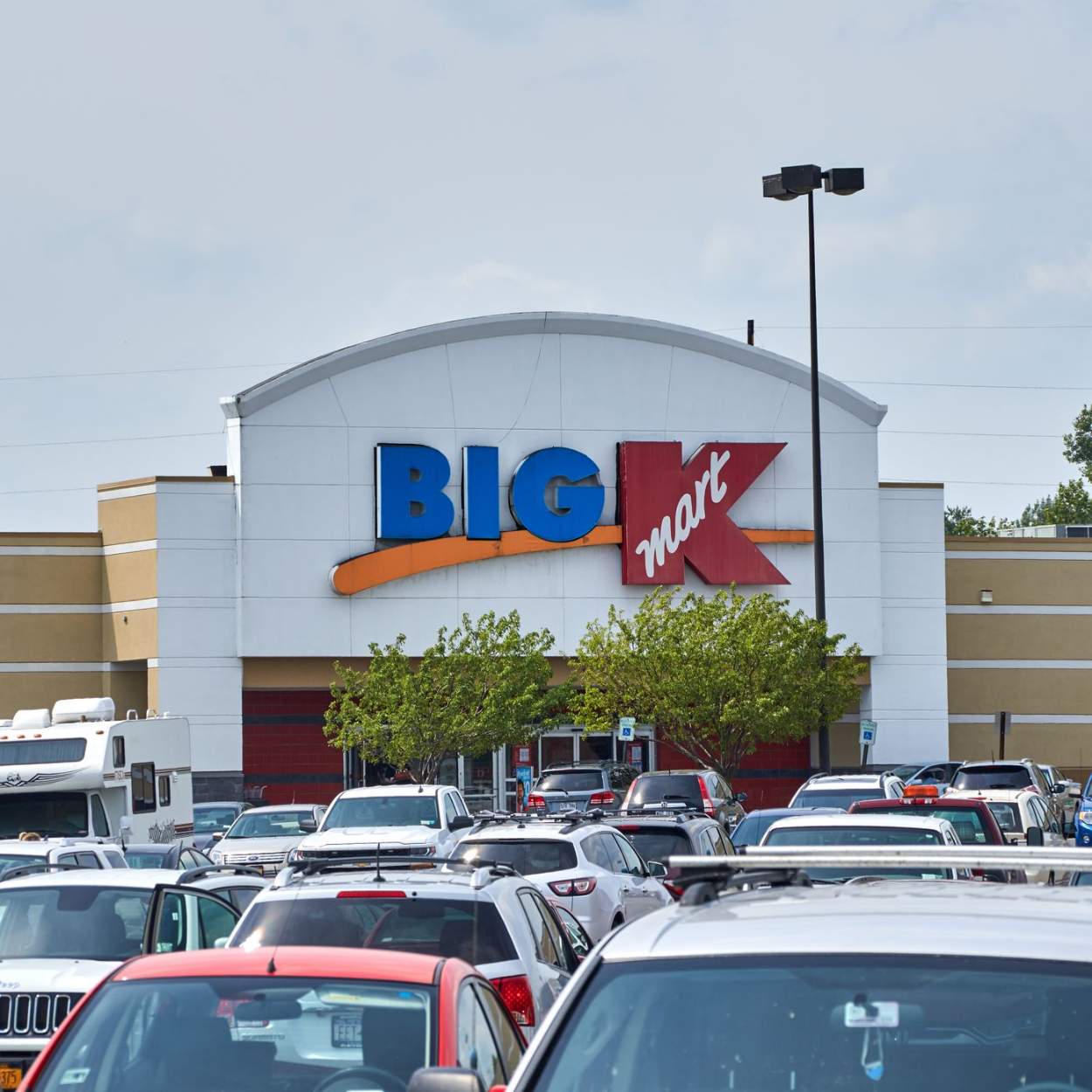 Solve Big Kmart jigsaw puzzle online with 100 pieces