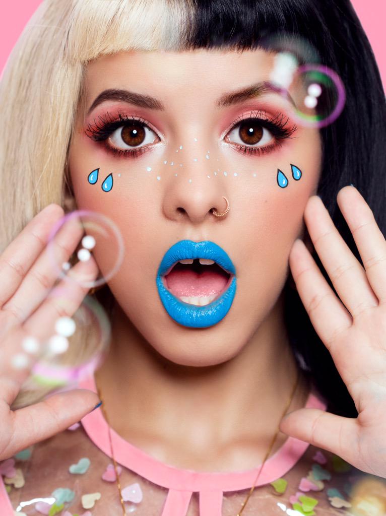 Solve Melanie Martinez jigsaw puzzle online with 221 pieces