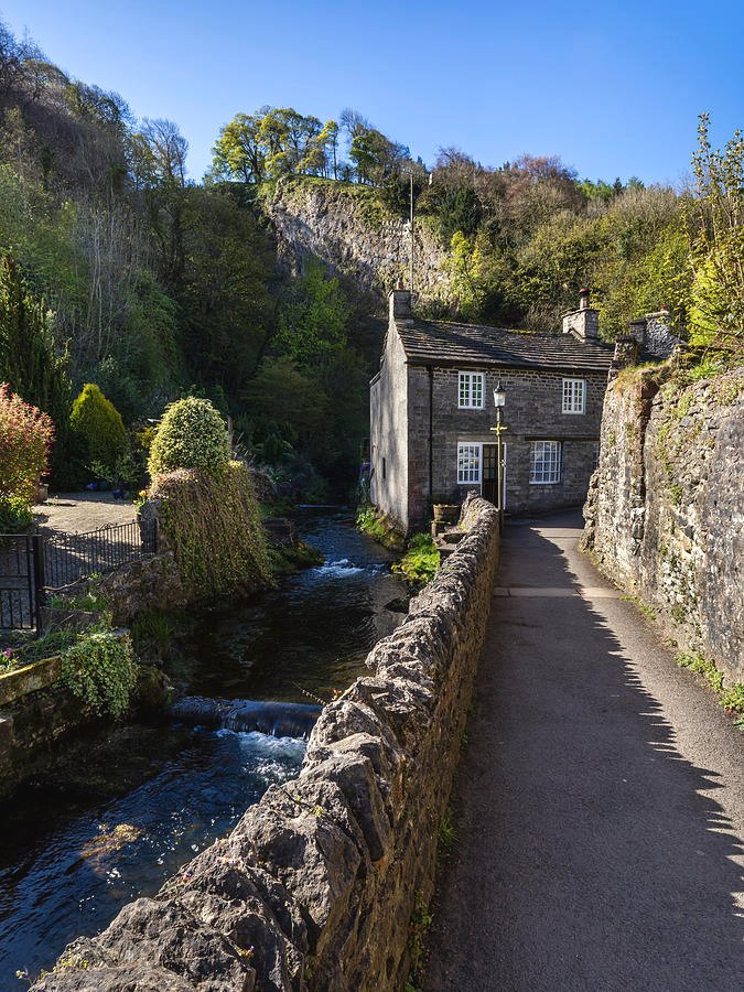 Solve Castleton Village, Derbyshire, UK jigsaw puzzle online with 99 pieces