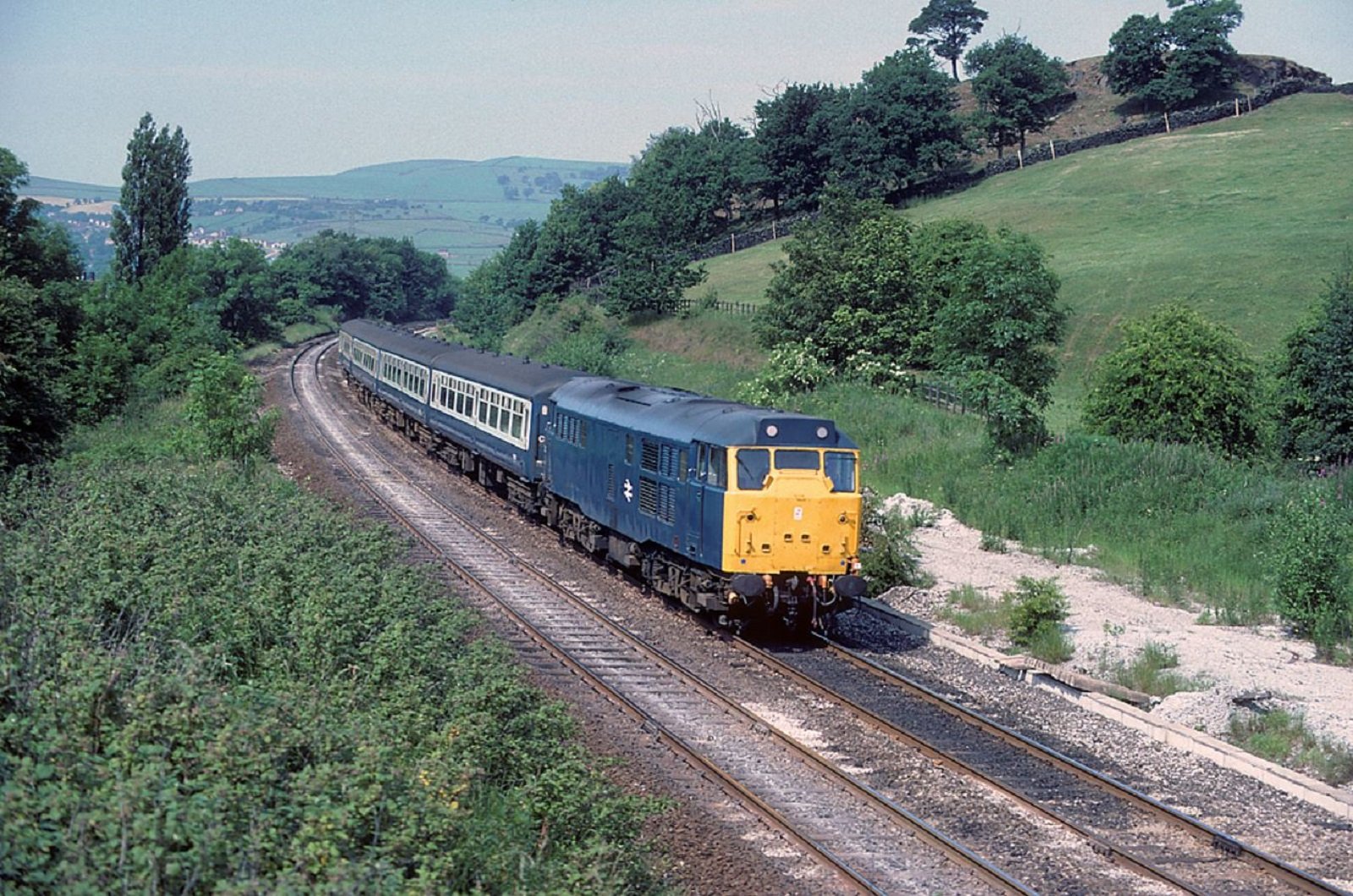 Solve br class 31 31426 at buxworth 1984 jigsaw puzzle online with