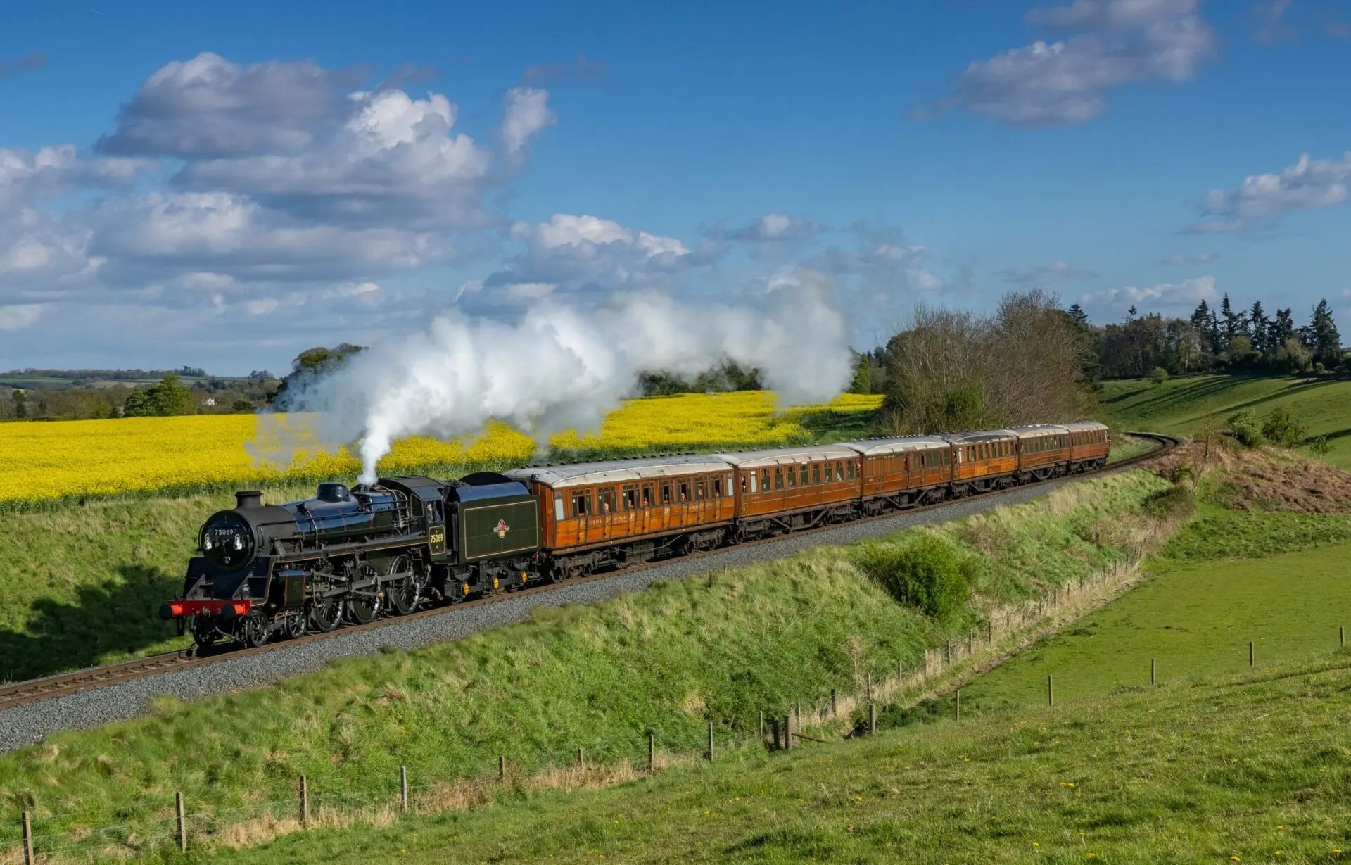Solve BR Riddles Standard Class 4MT 4-6-0 75069 on Severn Valley ...
