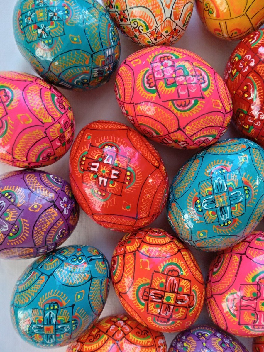 Solve Easter Eggs jigsaw puzzle online with 130 pieces