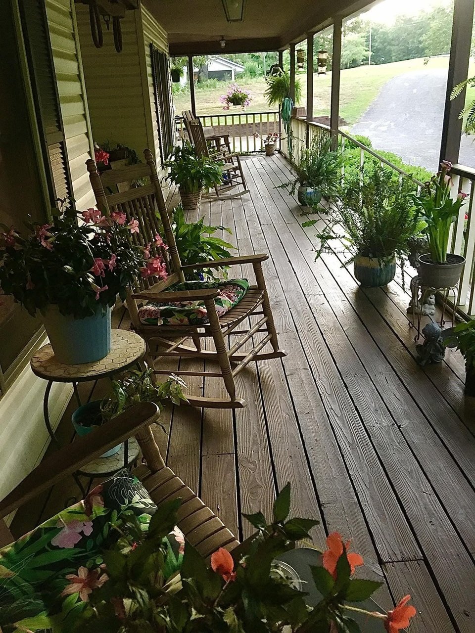 Solve The Front Porch jigsaw puzzle online with 80 pieces