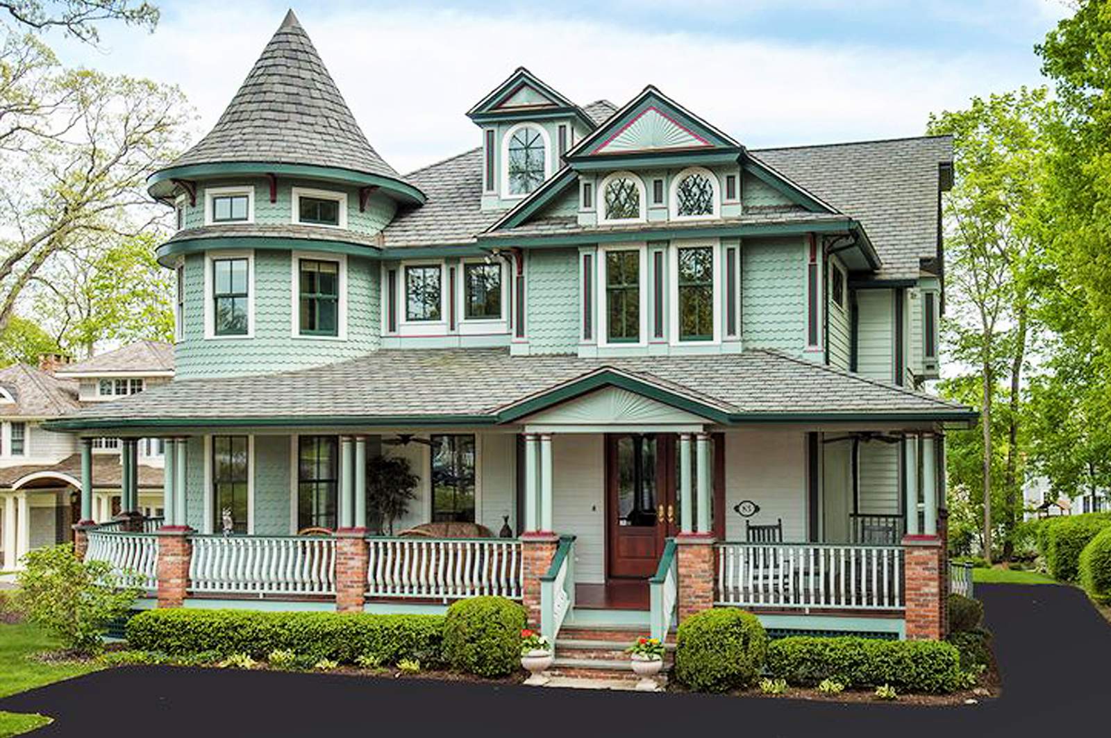 Solve New Canaan, Connecticut jigsaw puzzle online with 216 pieces