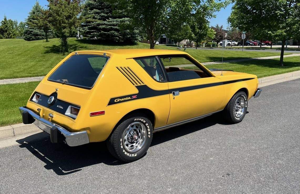 Solve AMC Gremlin... Bandit... jigsaw puzzle online with 96 pieces
