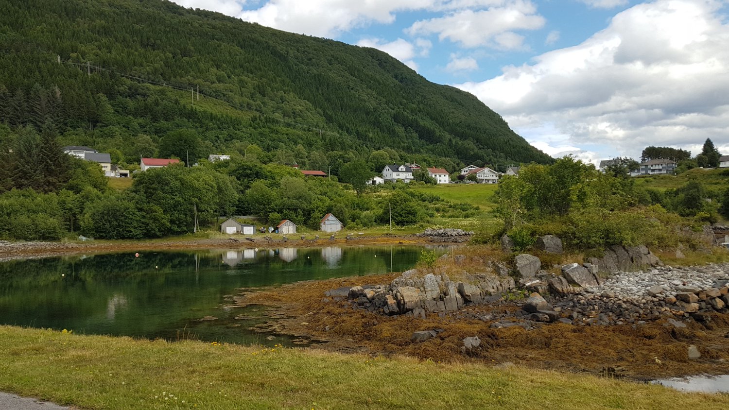 Solve Eiksund Tunnel, the west end 1 jigsaw puzzle online with 15 pieces