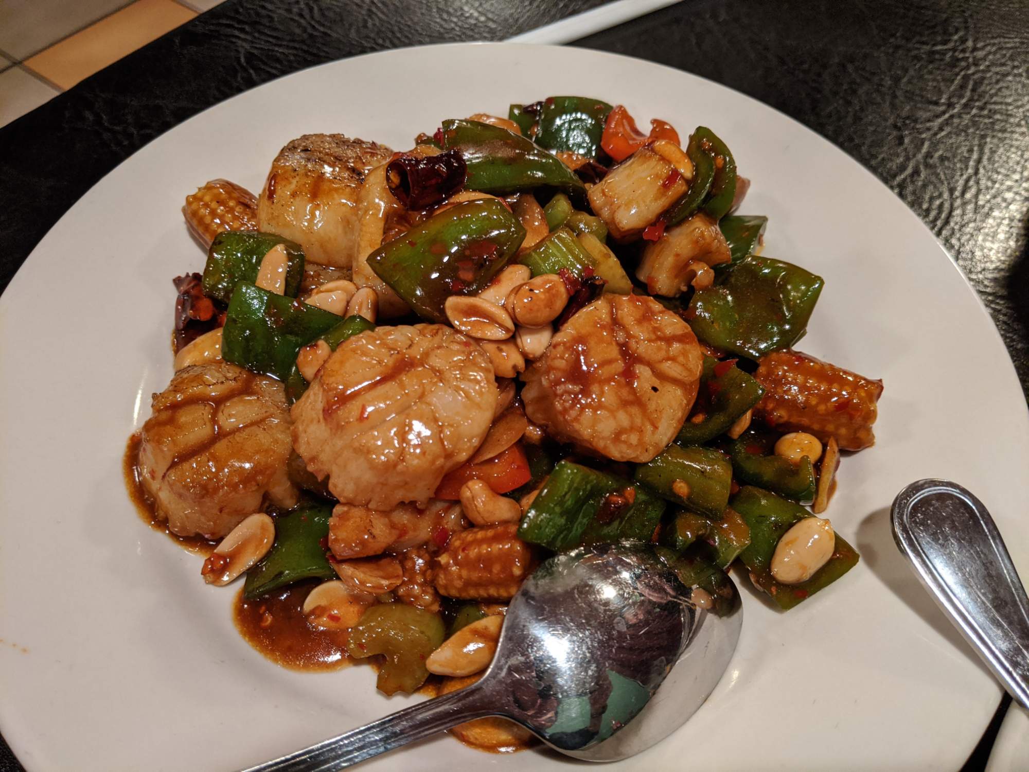 Solve Chinese Beef & Scallops jigsaw puzzle online with 540 pieces