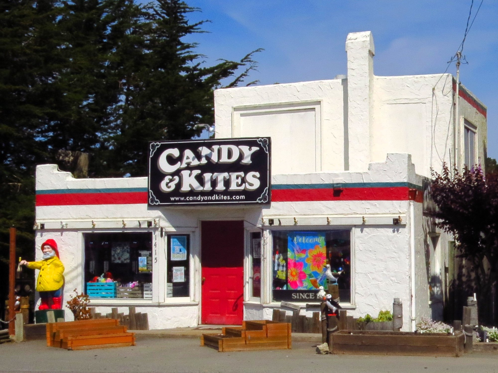 Solve Bodega Bay, California, USA jigsaw puzzle online with 594 pieces