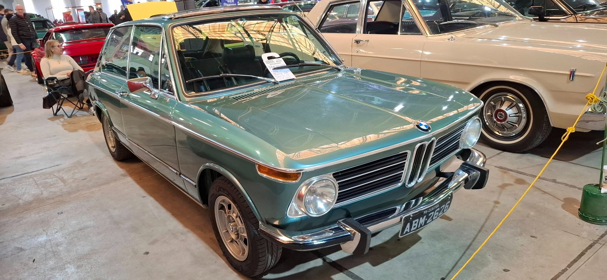 Solve BMW - Série 2 jigsaw puzzle online with 200 pieces