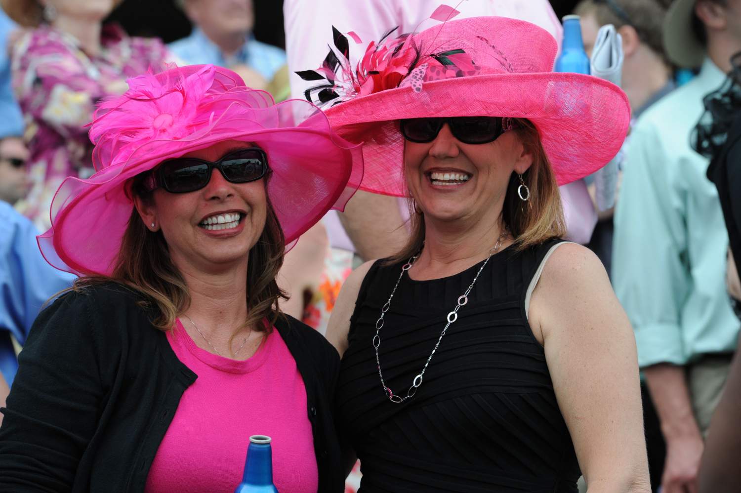 Solve Kentucky Derby Hat 🏇🏻👒 jigsaw puzzle online with 54 pieces