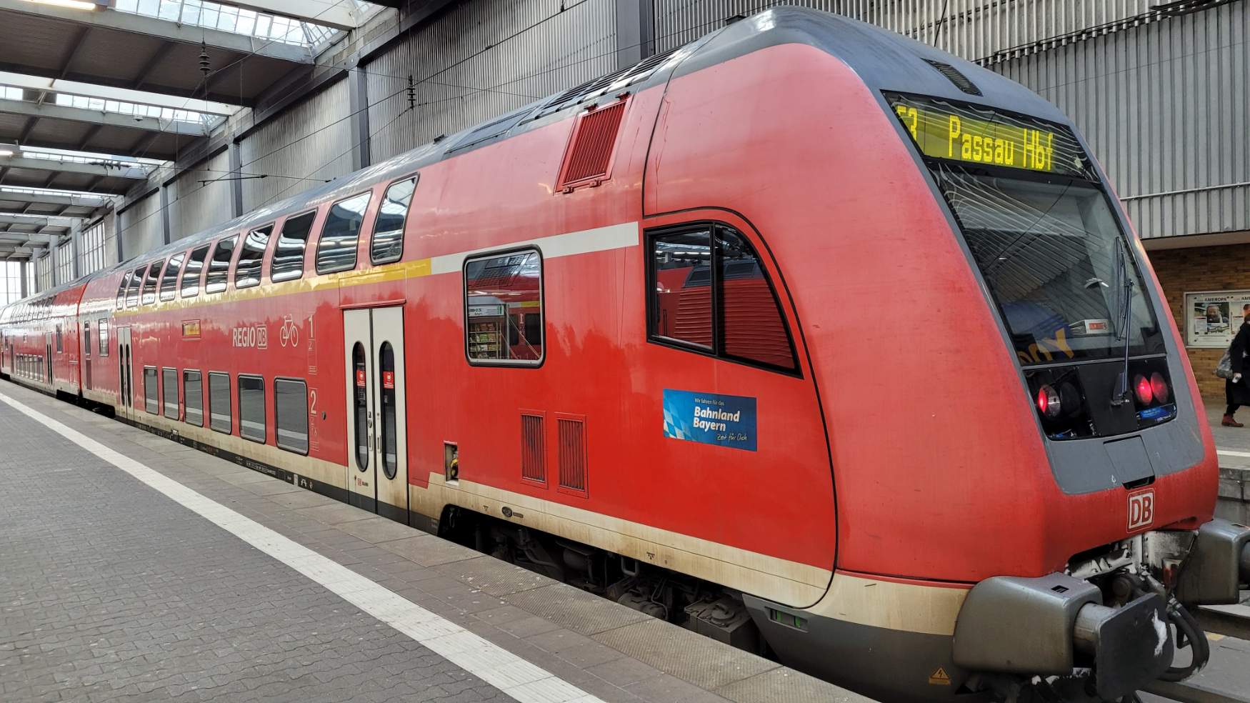 solve-regional-double-decker-train-from-munich-to-passau-jigsaw-puzzle