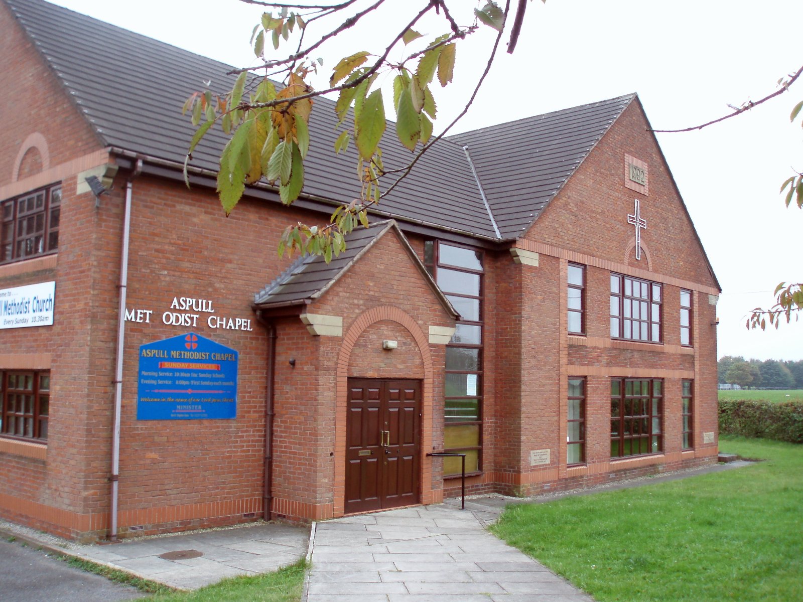 Solve Aspull Methodist Chapel jigsaw puzzle online with 48 pieces