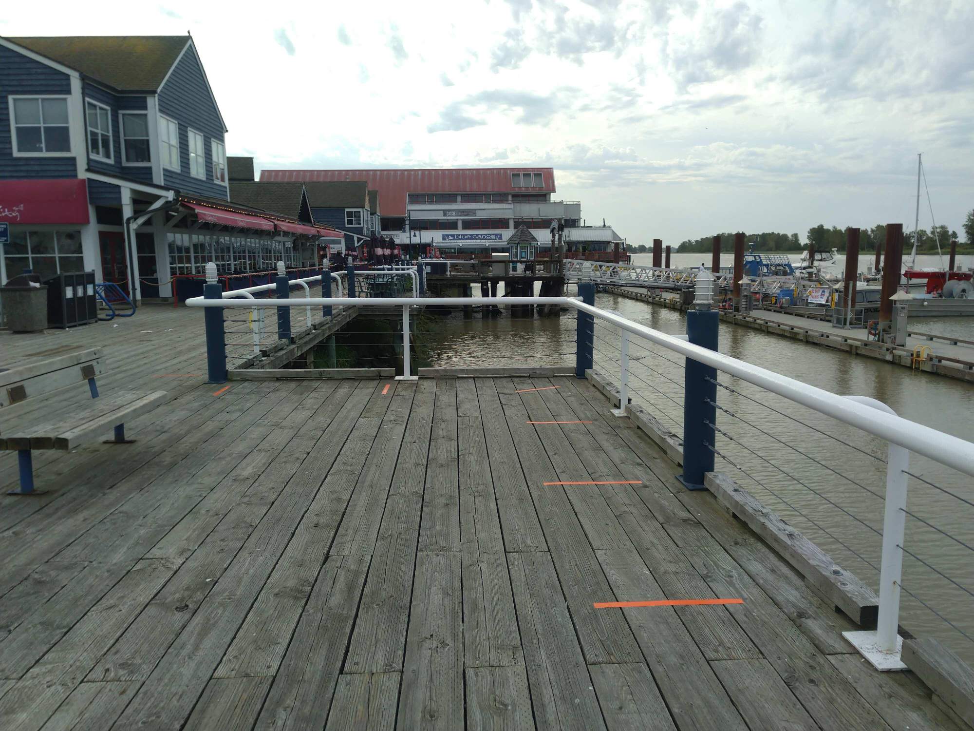 Solve Steveston BC jigsaw puzzle online with 252 pieces