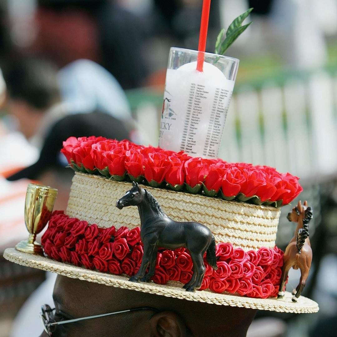 Solve Kentucky Derby Hat 🏇🏻👒 jigsaw puzzle online with 64 pieces
